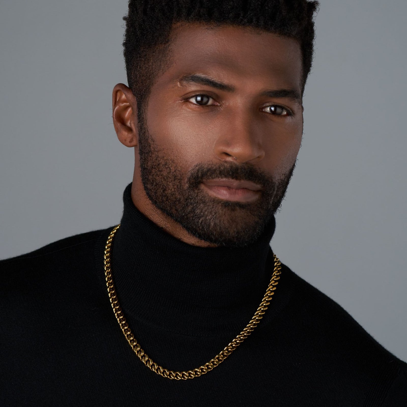 Cuban Chain Black Turtleneck With Chain Cuban Link Chain (Gold